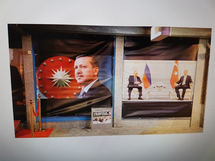 Cumhurbaşkanı Erdoğan Posterleri Vitrinden Kaldırıldı