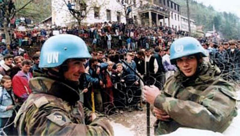 Srebrenitsa Katliamı’nda rol oynayan Hollanda, ölenlerin yakınlarına tazminat ödeyecek