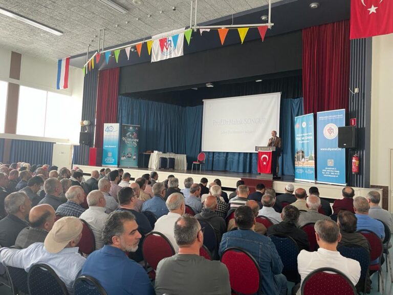 Hollanda Diyanet Vakfı 2023 Yılı Hac Seminerleri Yapıldı
